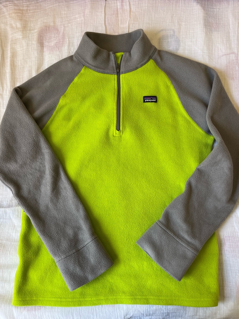 Patagonia kids’ lightweight 1/4-zip fleece size L